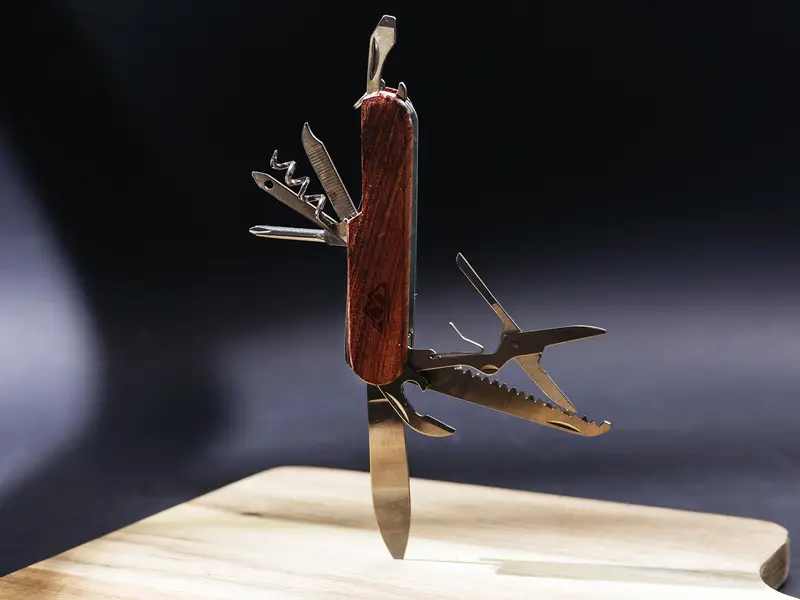 32.193.71 CADET - Višenamenski nož sa 10 funkcija