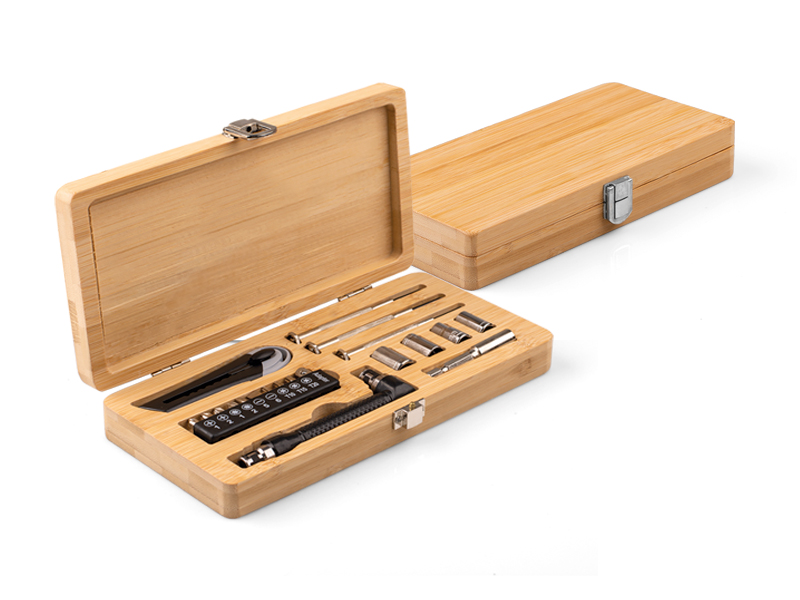 Set višenamenskih alata sa 22 elementa u kutiji od bambusa - STENLI (5550)